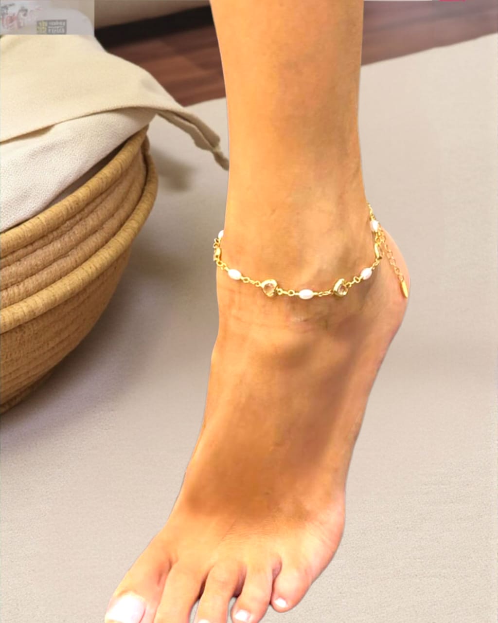 White Hearts Anklet