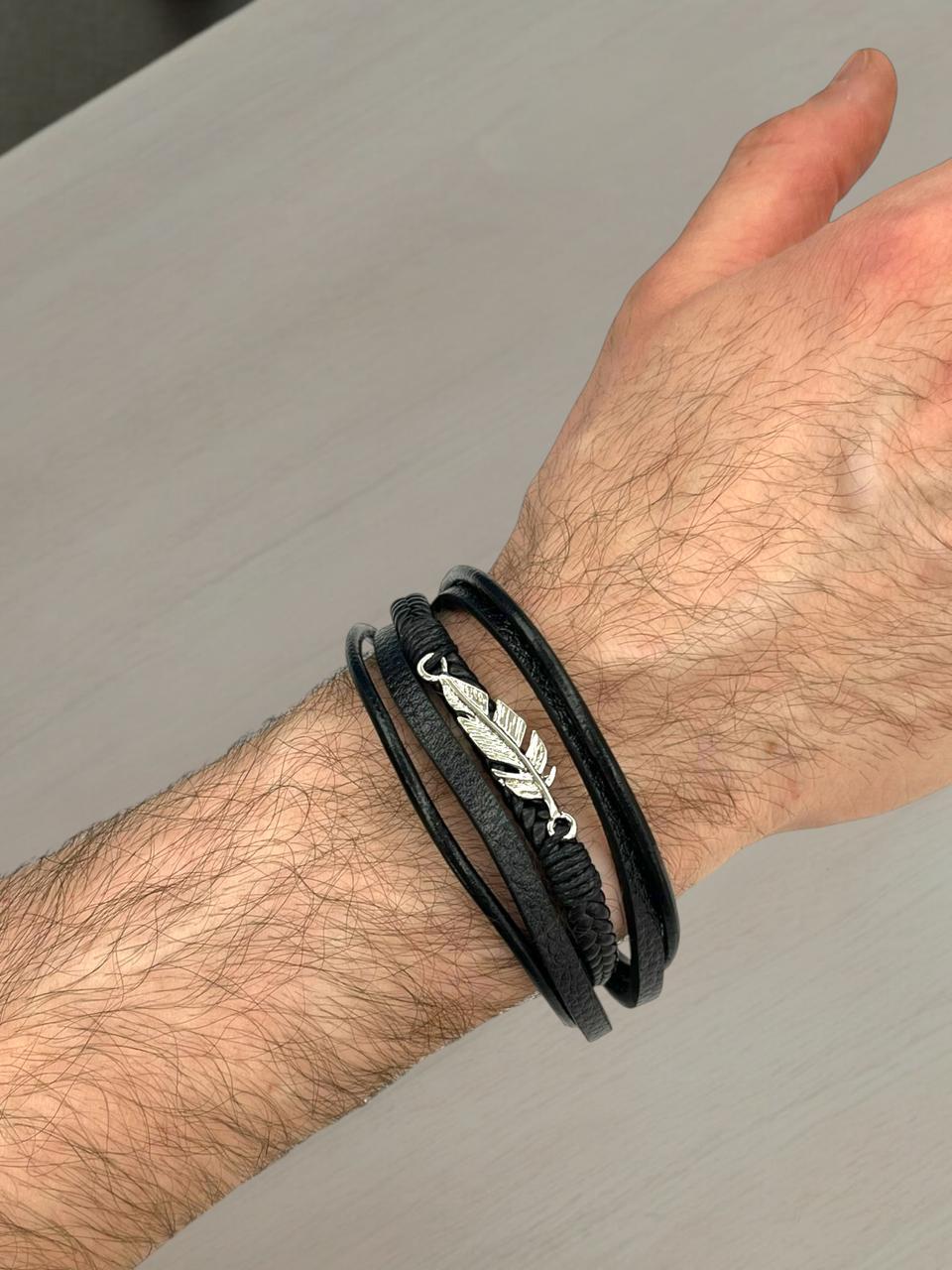 Leaf Design Leather Bracelet