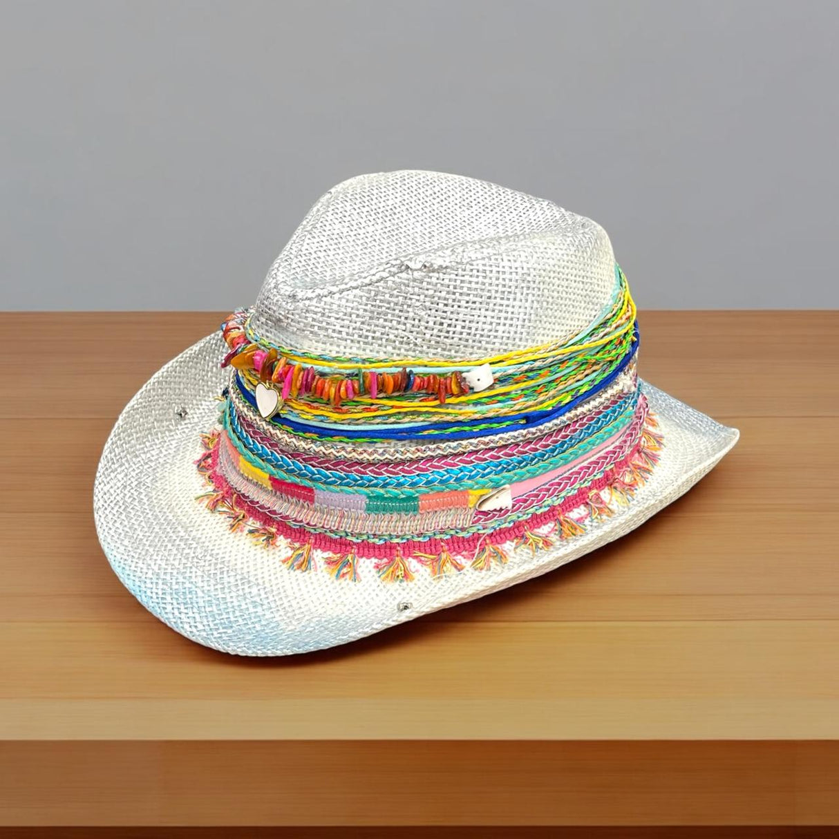 White beach hat