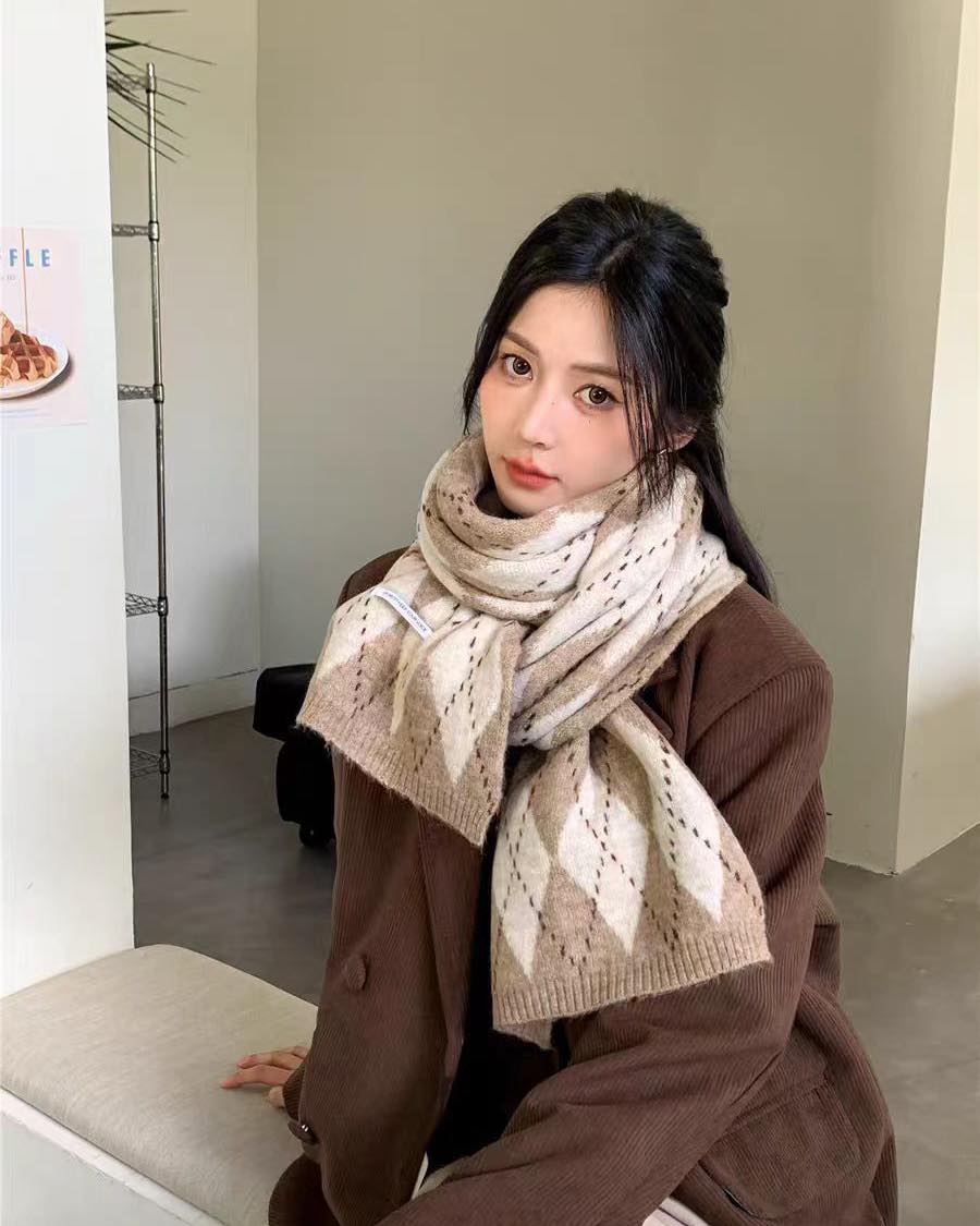 Beige-White Diamond Knit Scarf