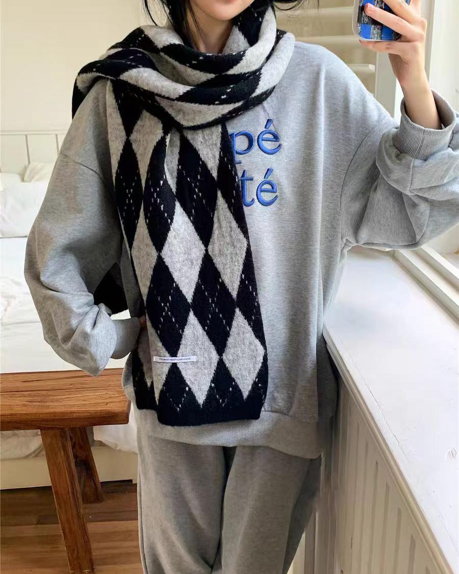 Navy Blue-Gray Diamond Knit Scarf