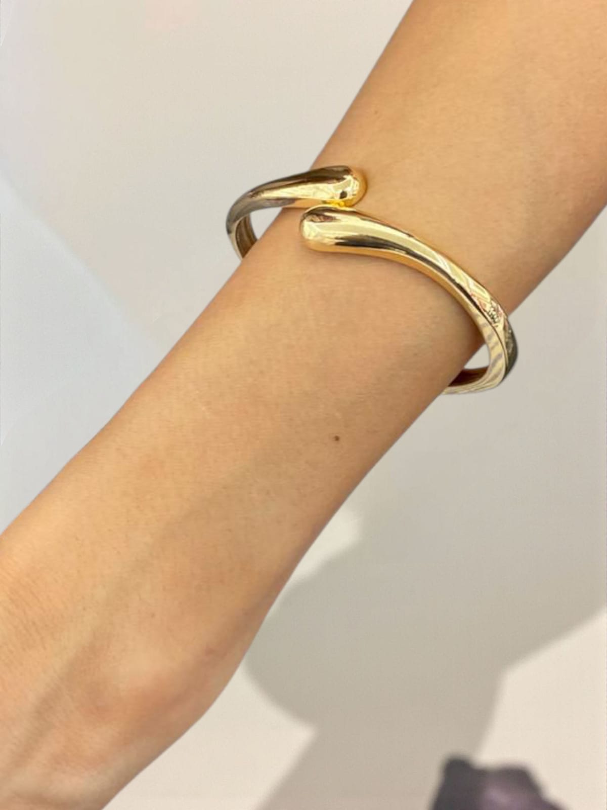 Arrow bracelet