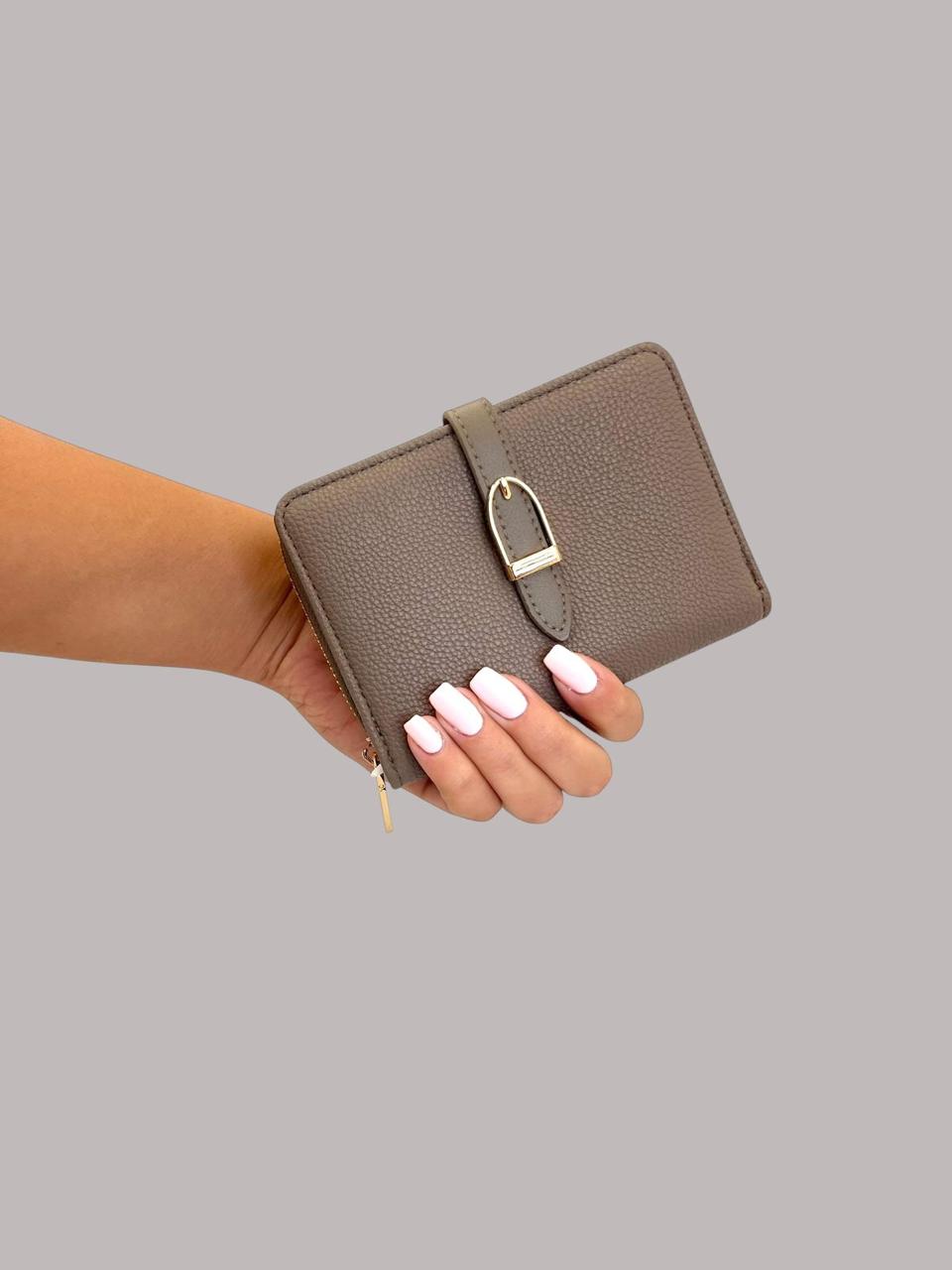 Chic Essence Wallet