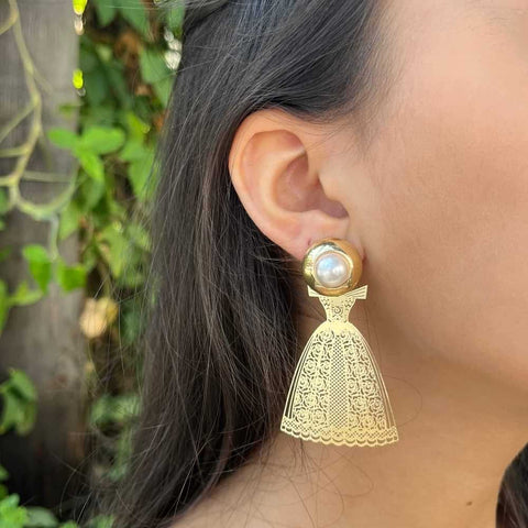 Dress with Pearl Stud Earring S-0