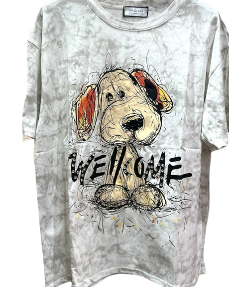 Oversized white tshirt with a graphic of a dog and the text 'WELCOME' below it