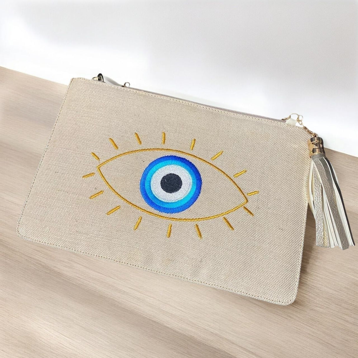 Blue eye straw bag